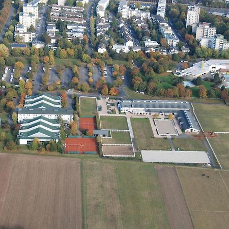 Отель Sportpark Бад-Наухайм Экстерьер фото